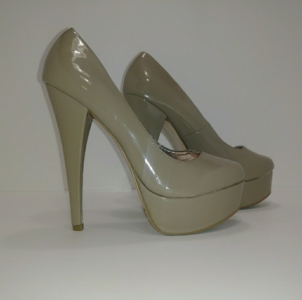 Women's Stiletto 6 inch Heel Size 7 Steve Madden